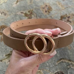 ⭐️ NWOT ⭐️ Light tan belt
